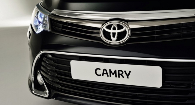 Седан Toyota Camry нового поколения представят в 2023 году