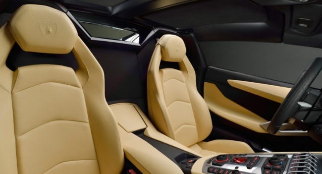 Lamborghini Revuelto – достойный преемник суперкара Aventador