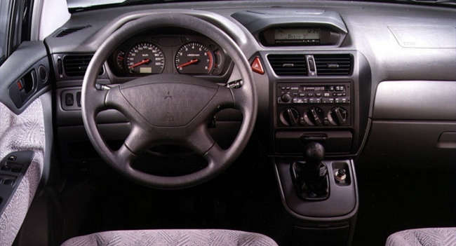 Mitsubishi представила микровэн внедорожного сегмента Delica Mini