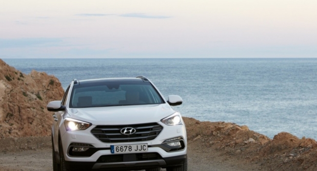 Hyundai показал новую технологию e-Corner, которая позволяет автомобилю разворачиваться на месте