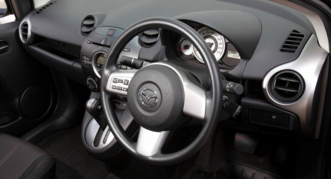 Официально представлен гибридный хэтчбек Mazda 2 2024 года
