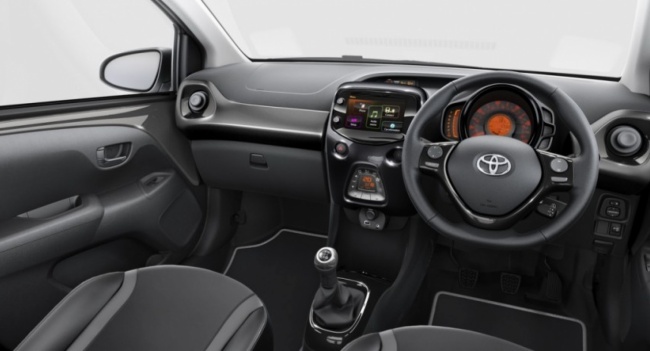Toyota Aygo X-Clusiv Edition, правый руль