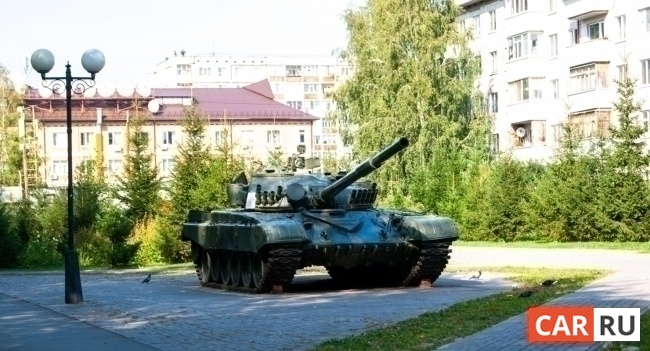 танк, памятник