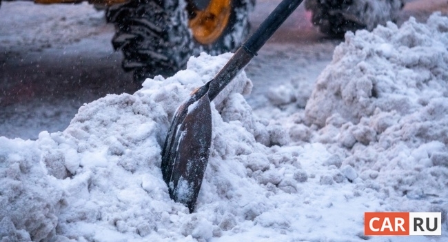 снег, уборка снега, лопата