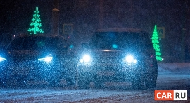 дорога, машины, снег, снегопад, ночь, сумерки, огни
