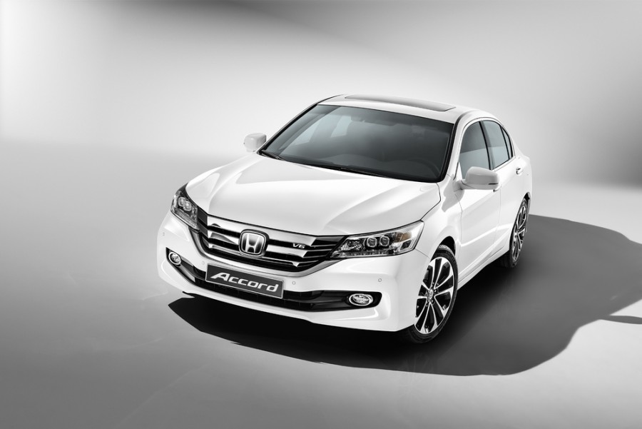 Honda Accord седан, 2015–2018, 9 поколение [рестайлинг] - отзывы, фото и характеристики на Car.ru