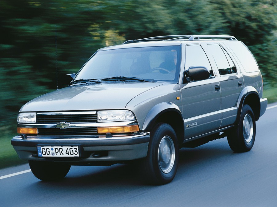 Chevrolet Blazer внедорожник 5-дв., 1997–2005, 4 поколение [рестайлинг], 4.3 AT (190 л.с.), характеристики