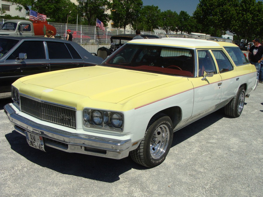 Chevrolet Caprice Kingswood Estate универсал, 1975, 2 поколение [4-й рестайлинг], 6.6 Turbo Hydra-Matic 2-seat (175 л.с.), характеристики