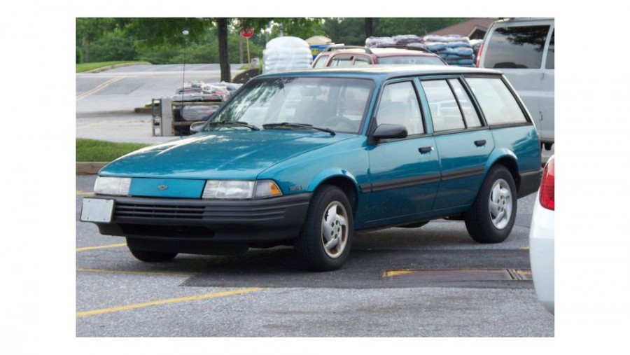Chevrolet Cavalier универсал, 1990–1994, 2 поколение [рестайлинг], 2.2 AT (95 л.с.), характеристики