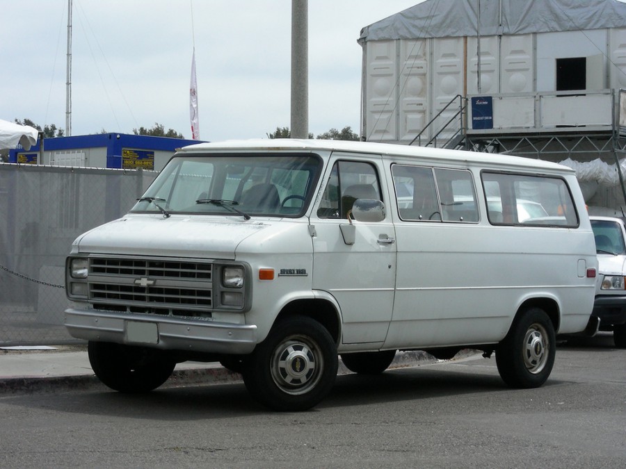 Chevrolet Chevy Van Sportvan микроавтобус, 1983–1991, 3 поколение [3-й рестайлинг], 5.0 AT G10 LWB (160 л.с.), характеристики