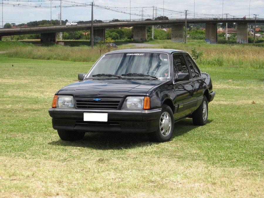 Chevrolet Monza седан 2-дв., 1983–1991, 2 поколение - отзывы, фото и характеристики на Car.ru