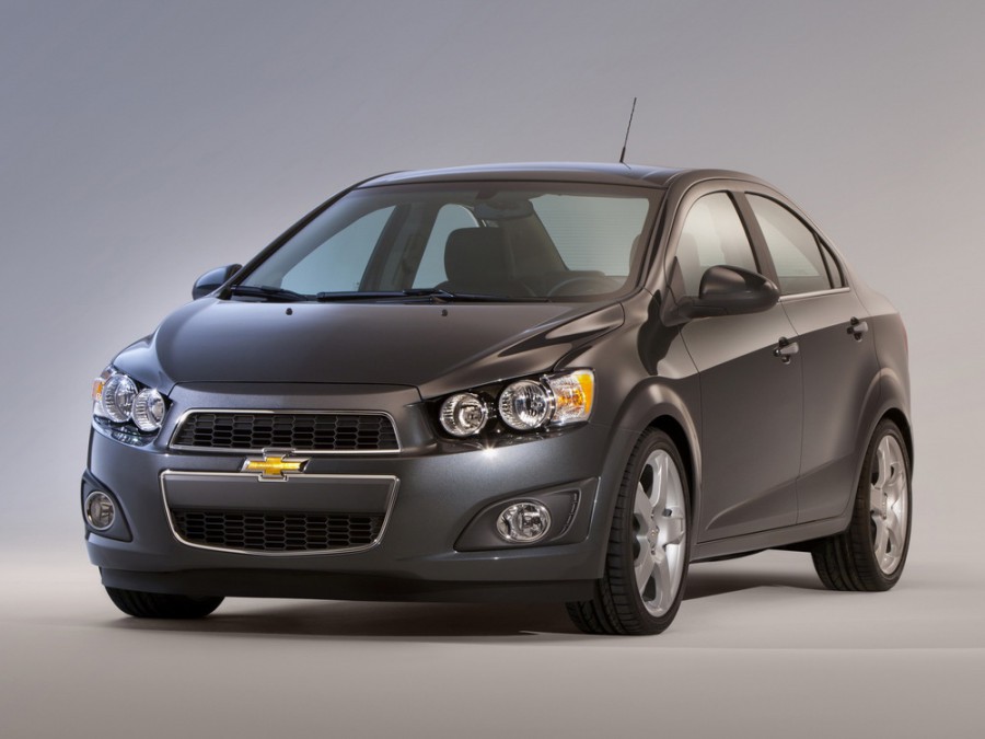 Chevrolet Sonic седан, 2011–2016, 1 поколение, 1.4 MT (138 л.с.), характеристики