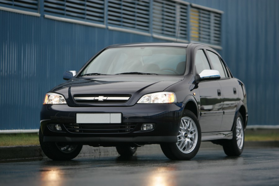 Chevrolet Viva седан, 2004–2008, 1 поколение - отзывы, фото и характеристики на Car.ru