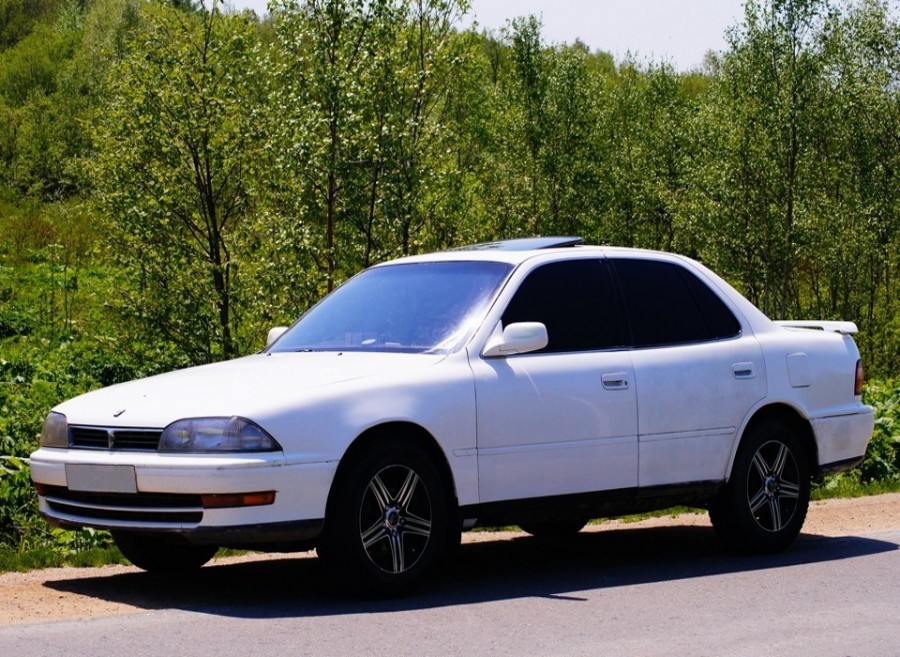 Toyota Camry седан, 1990–1992, V30 - отзывы, фото и характеристики на Car.ru