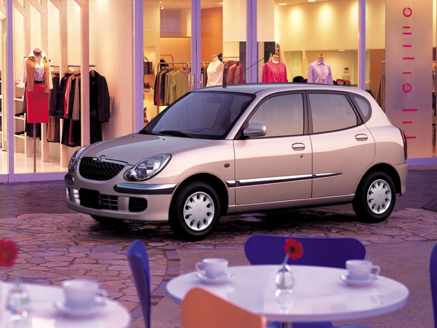 Toyota Duet хетчбэк, 2001–2004, 1 поколение [рестайлинг] - отзывы, фото и характеристики на Car.ru