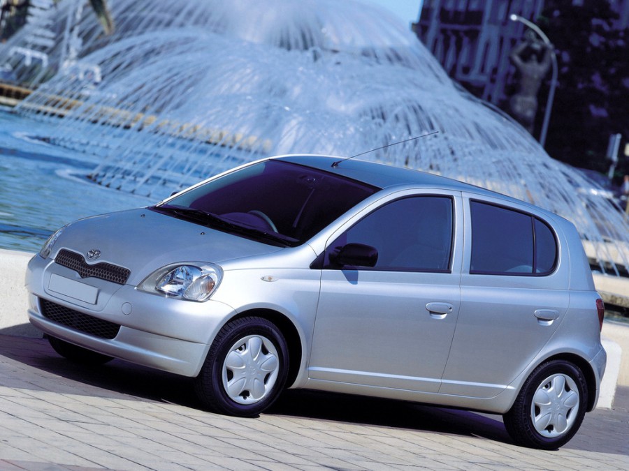 Toyota Echo хетчбэк 5-дв., 1999–2003, 1 поколение - отзывы, фото и характеристики на Car.ru