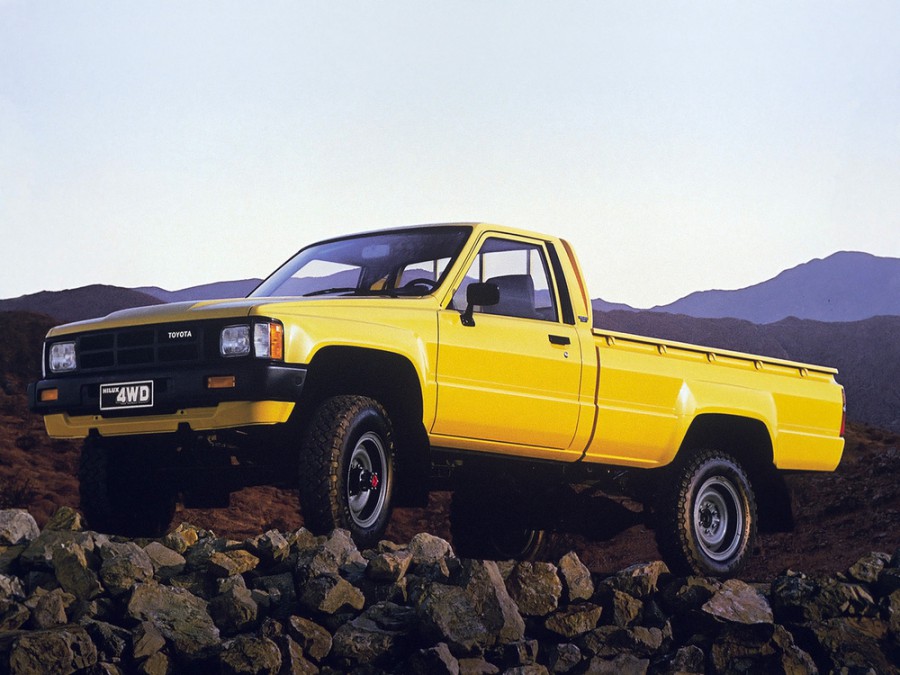 Toyota Hilux пикап 2-дв., 1983–1988, 4 поколение, 3.0 MT AWD (152 л.с.), характеристики