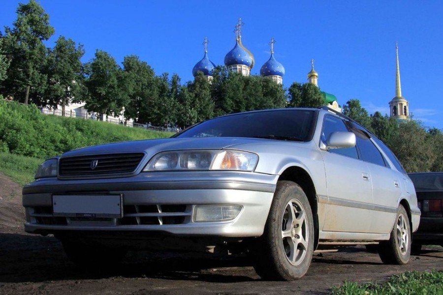 Toyota Mark II Qualis универсал, 1998–2002, X100 [рестайлинг] - отзывы, фото и характеристики на Car.ru