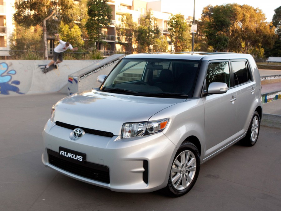 Toyota Rukus минивэн, 2011–2016, 1 поколение, 2.4 AT (167 л.с.), характеристики