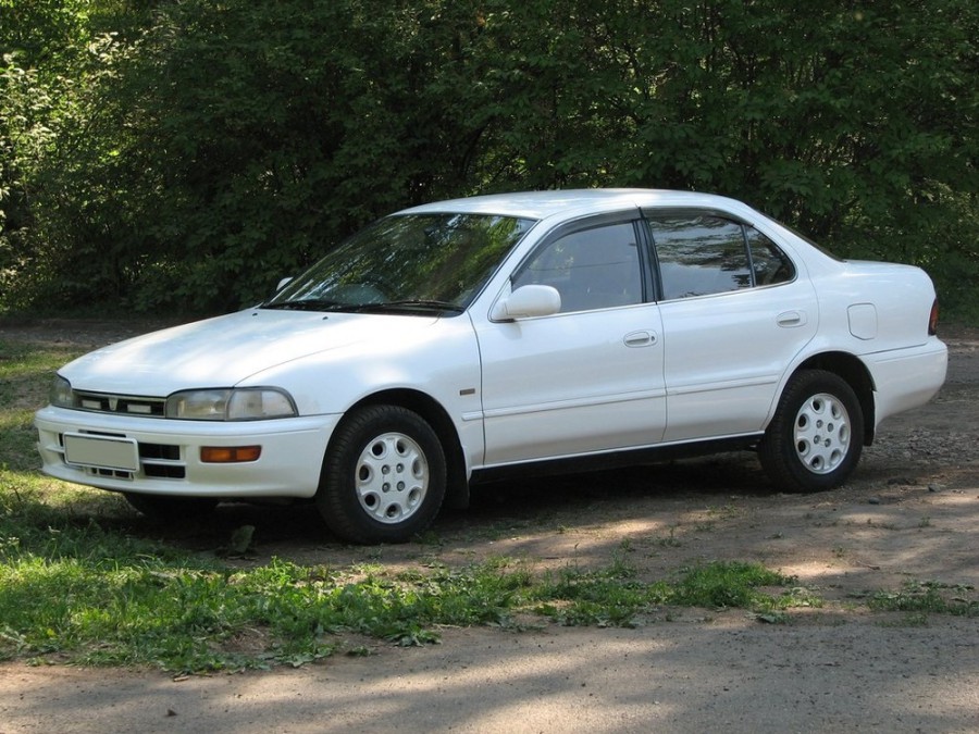 Toyota Sprinter седан, 1991–1995, E100 - отзывы, фото и характеристики на Car.ru