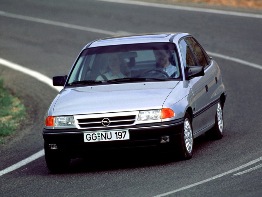 Opel Astra седан, 1991–1994, F, 1.6 MT (75 л.с.), характеристики
