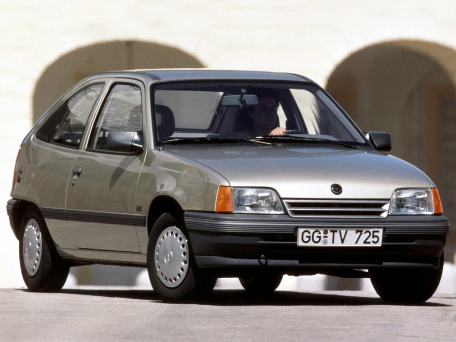 Opel Kadett хетчбэк 3-дв., E [рестайлинг] - отзывы, фото и характеристики на Car.ru