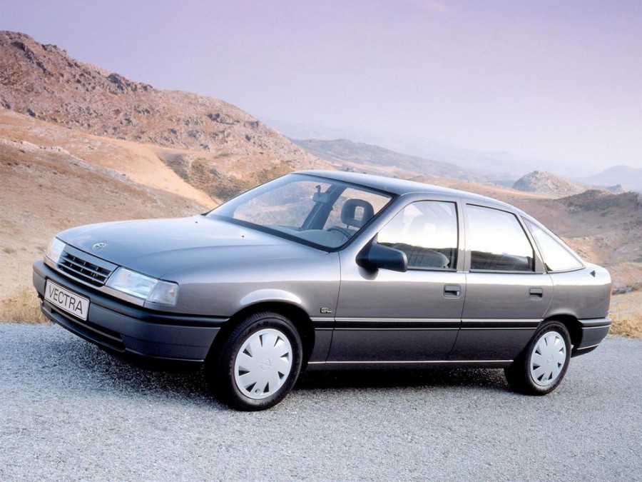 Opel Vectra хетчбэк, 1988–1995, A, 2.0 MT (150 л.с.), характеристики