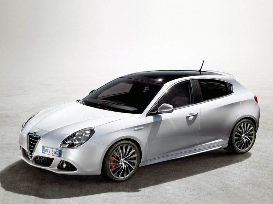 Alfa Romeo Giulietta хетчбэк, 940, 1.4 TB MultiAir MT (120 л.с.), Progression 2015 года, опции