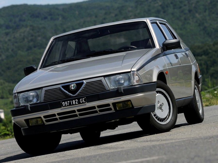 Alfa Romeo 75 седан, 1985–1992, 162B, 1.8 MT (122 л.с.), характеристики
