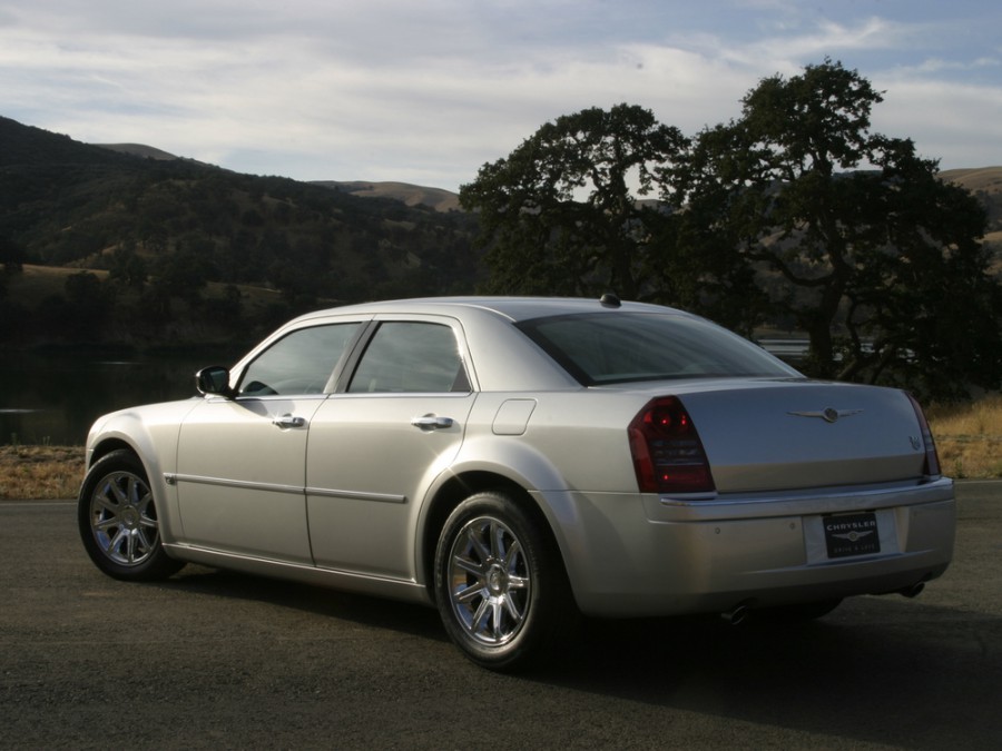 Chrysler 300C седан, 2005–2011, 1 поколение, 2.7 AT (193 л.с.), характеристики