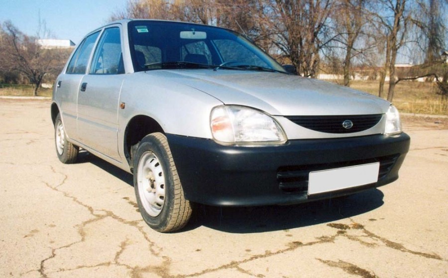 Daihatsu Charade седан, 1996–2000, 4 поколение [рестайлинг] - отзывы, фото и характеристики на Car.ru