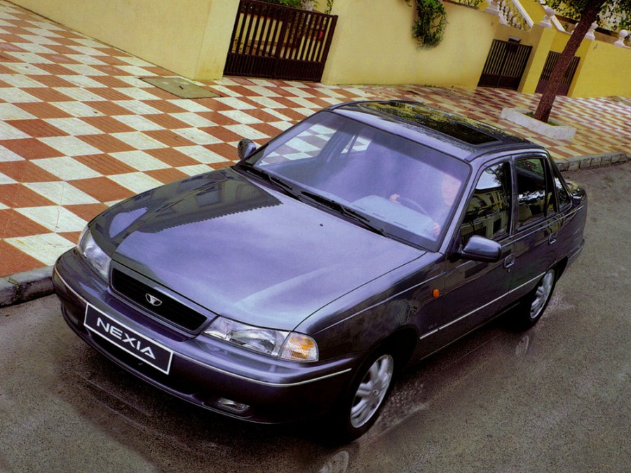Daewoo Nexia седан 4-дв., 1994–2006, 1 поколение, 1.5 AT (75 л.с.), характеристики