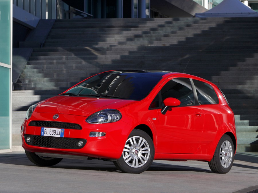 Fiat Punto хетчбэк 3-дв., 2012–2016, 3 поколение [рестайлинг], 1.4 MT Mair (135 л.с.), Lounge, опции