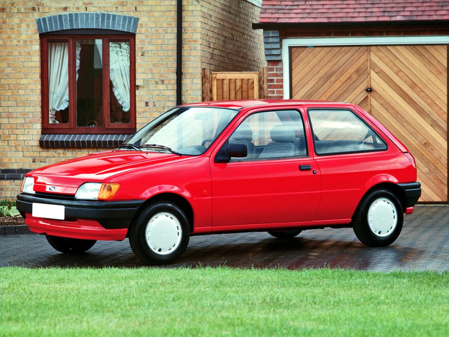 Ford Fiesta хетчбэк 3-дв., 1989–1996, 3 поколение - отзывы, фото и характеристики на Car.ru