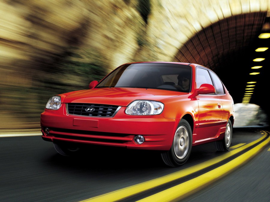 Hyundai Accent хетчбэк 3-дв., 2002–2006, LC [рестайлинг], 1.3 MT (75 л.с.), характеристики