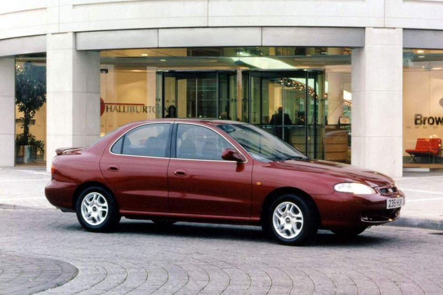 Hyundai Lantra седан, 1998–2000, J2 [рестайлинг], 2.0 MT (139 л.с.), характеристики