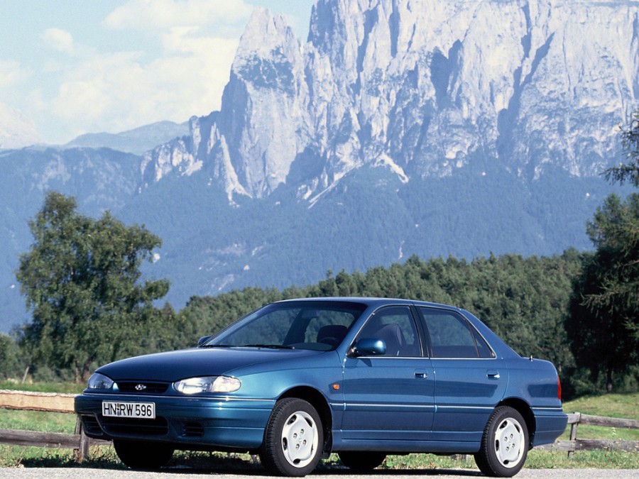 Hyundai Lantra седан, 1993–1995, J1 [рестайлинг], 1.8 AT (126 л.с.), характеристики