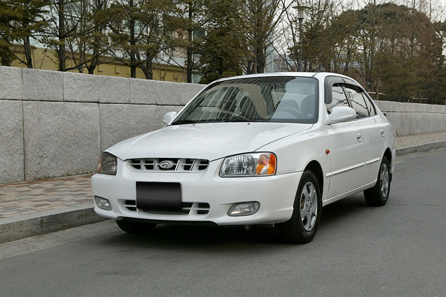 Hyundai Verna седан, 2000–2003, LC, 1.3 AT (85 л.с.), характеристики