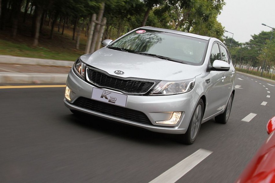 Kia K2 хетчбэк, 2011–2016, 1 поколение - отзывы, фото и характеристики на Car.ru