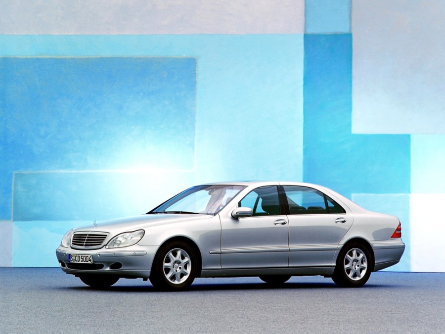 Купить w 220. Mercedes s class w220. Mercedes Benz s class 220. Mercedes Benz s500 w220. Мерседес 220 s500l.