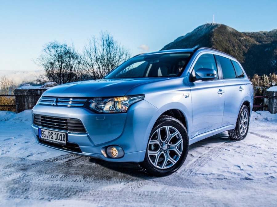 Mitsubishi Outlander PHEV кроссовер 5-дв., 2012–2016, 3 поколение - отзывы, фото и характеристики на Car.ru