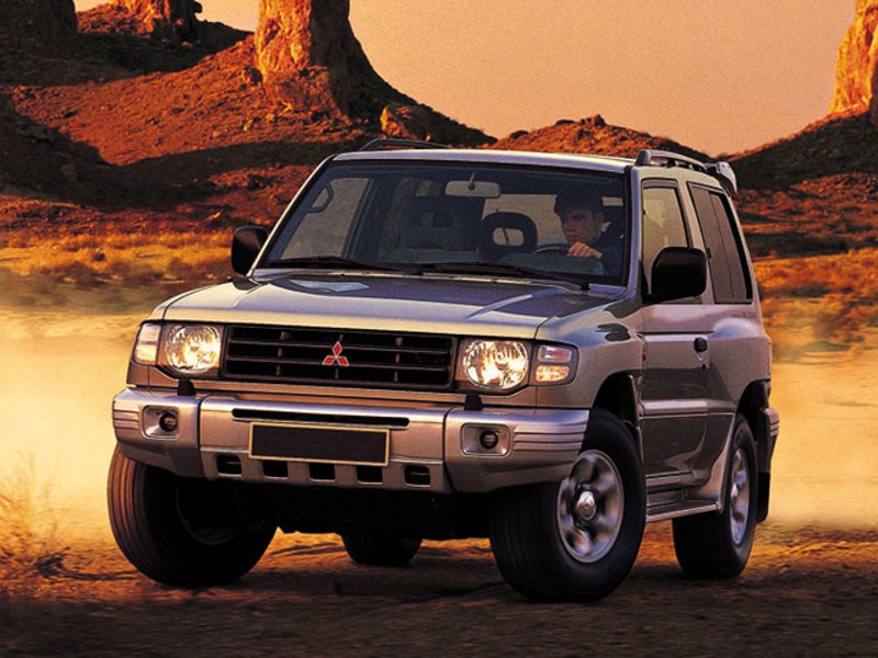 Mitsubishi Montero внедорожник 3-дв., 1997–1999, 2 поколение [рестайлинг], 3.0 MT (141 л.с.), характеристики