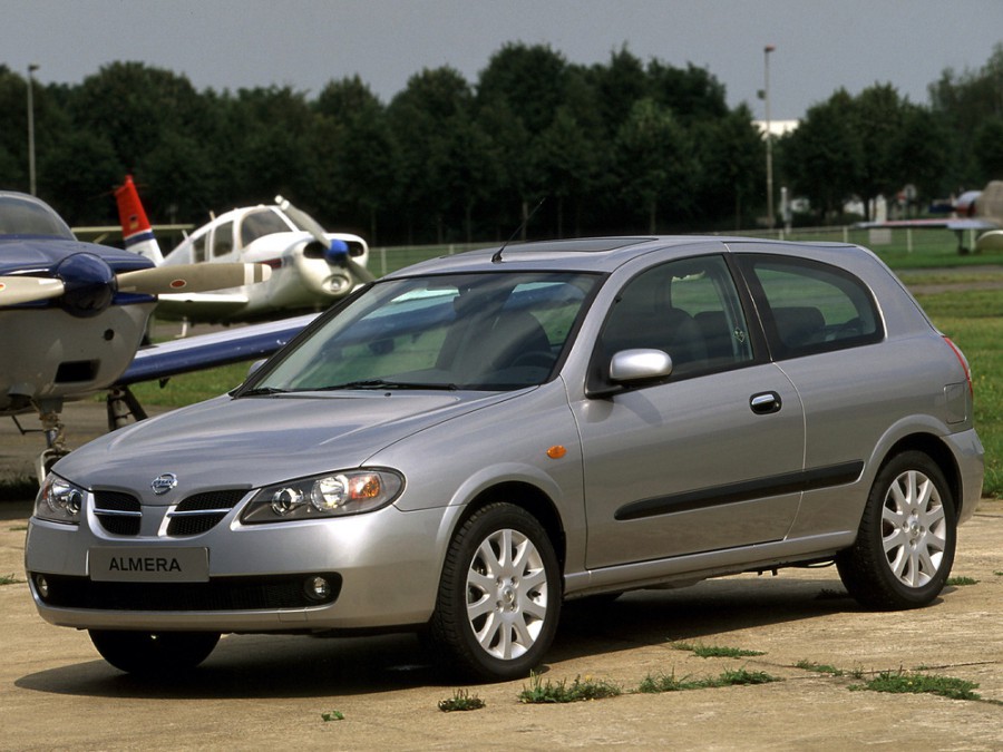 Nissan Almera хетчбэк 3-дв., 2003–2006, N16 [рестайлинг] - отзывы, фото и характеристики на Car.ru