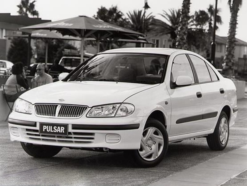 Nissan Pulsar седан, 2000–2004, N16, 1.6 AT (118 л.с.), характеристики