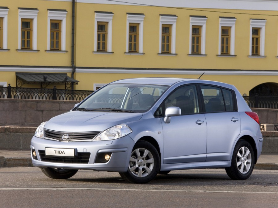 Nissan Tiida хетчбэк, 2010–2014, C11 [рестайлинг], 1.6 AT (110 л.с.), Comfort (---1-), опции