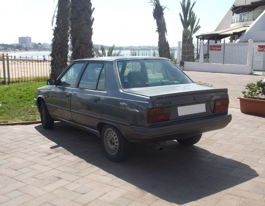 Mt 1988. Рено 9 1 поколение. Renault 9 1.2 МТ 1981. Рено 9 седан. Renault 9 1.2 МТ,.