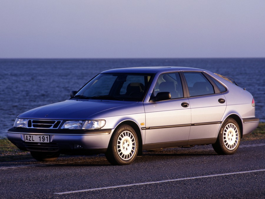 Saab 900 хетчбэк, 1993–1998, 2 поколение - отзывы, фото и характеристики на Car.ru