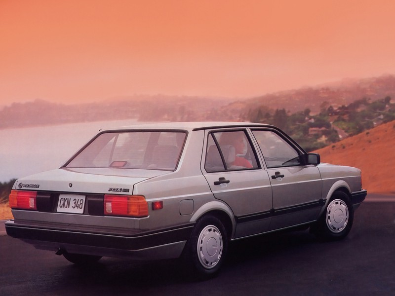 Volkswagen Fox седан 4-дв., 1987–1991, 1 поколение, 1.8 MT (81 л.с.), характеристики