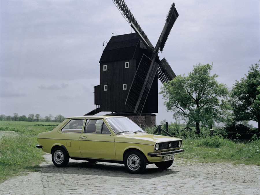 Volkswagen Polo седан, 1975–1979, 1 поколение - отзывы, фото и характеристики на Car.ru