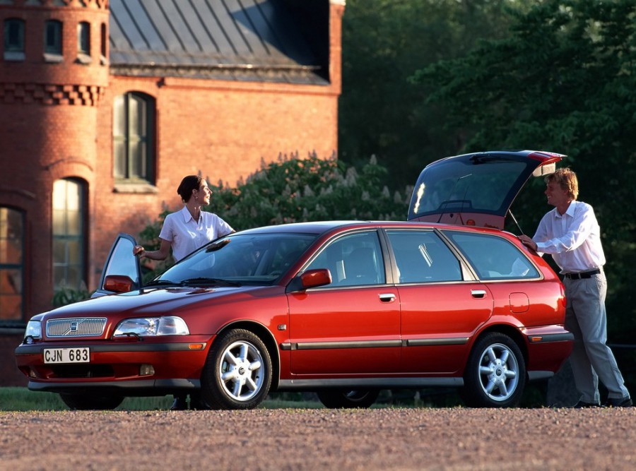 Volvo V40 универсал, 1996–2000, 1 поколение - отзывы, фото и характеристики на Car.ru